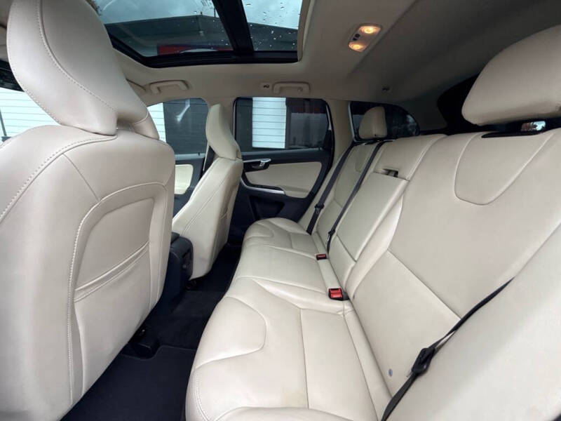 2016 Volvo XC60 T6 Drive-E