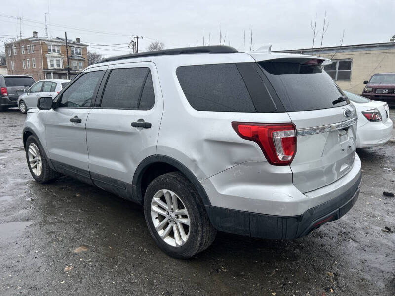 2016 Ford Explorer
