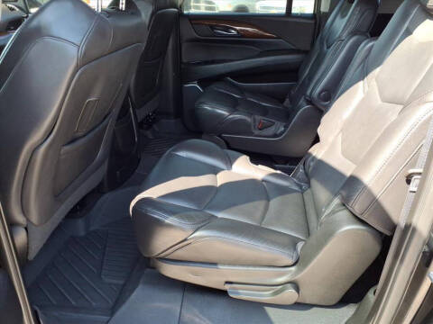 2018 Cadillac Escalade ESV Luxury