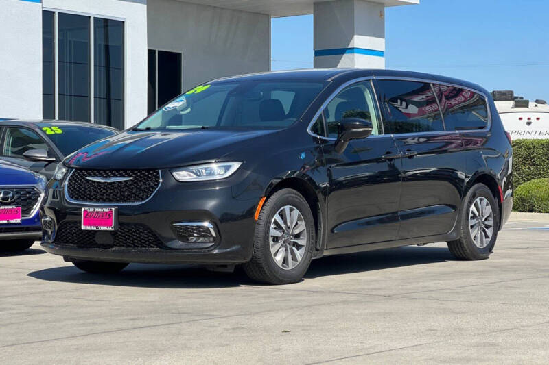 2024 Chrysler Pacifica Plug-In Hybrid Select