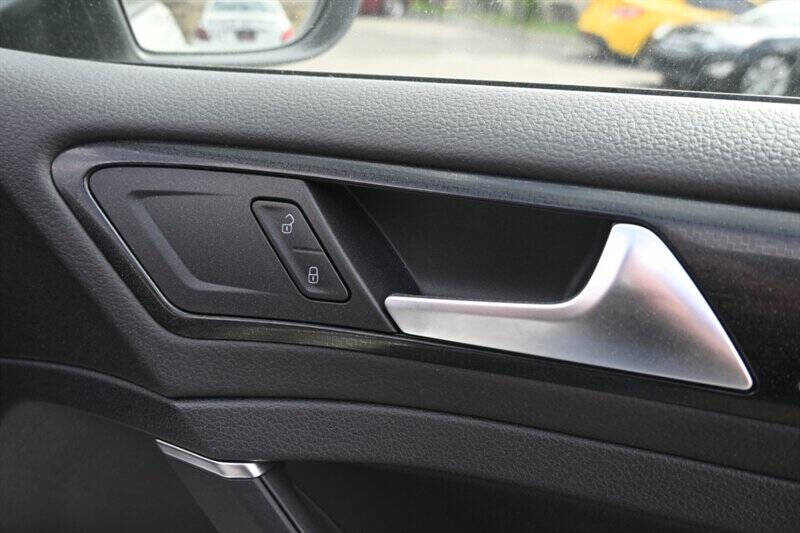 2019 Volkswagen Golf R 4Motion