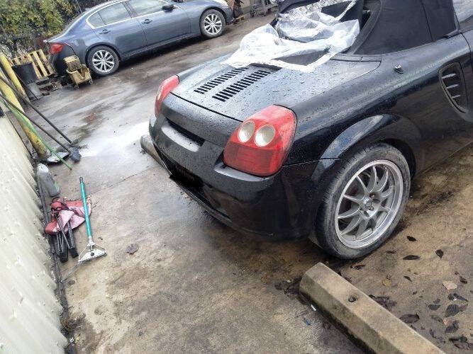 2003 Toyota MR2