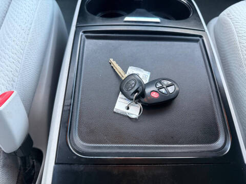 2014 Toyota Sienna LE 8-Passenger