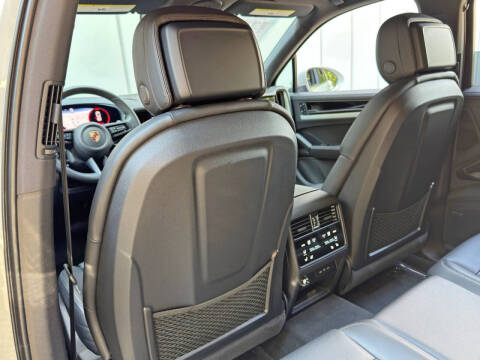 2025 Porsche Cayenne