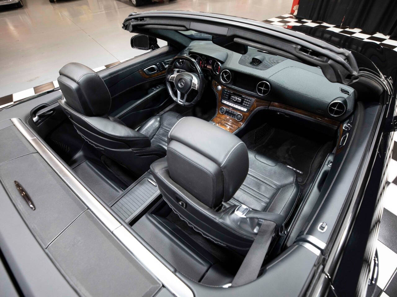 2013 Mercedes-Benz SL-Class 32