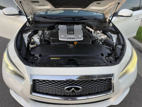 2015 Infiniti Q50 Premium