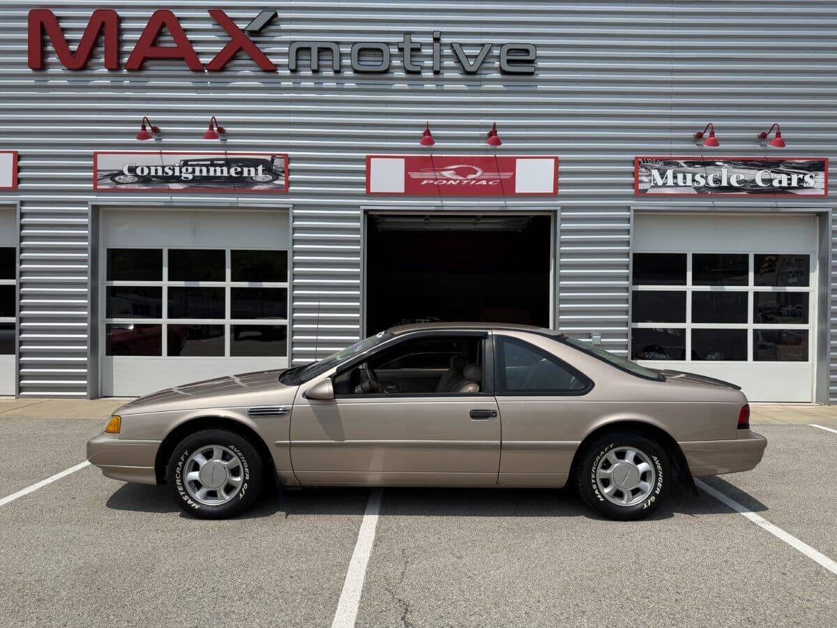 1993 Ford Thunderbird 2