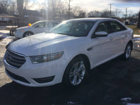 2013 Ford Taurus for sale at Antique Motors in Plymouth IN