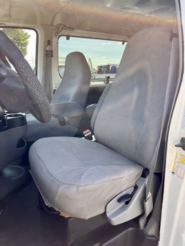 2006 Ford E-Series E-350 SD XL