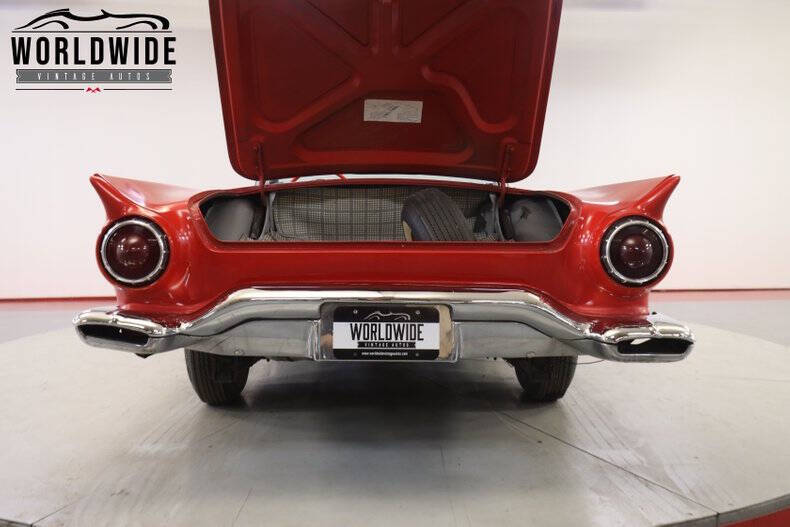 1957 Ford Thunderbird