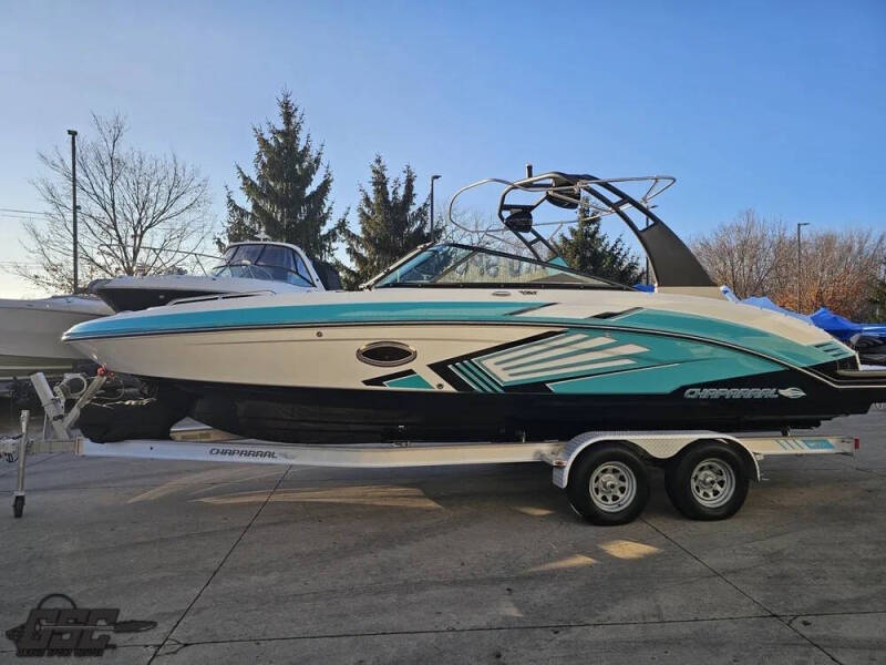 2016 Chaparral 243