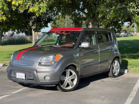 2011 Kia Soul +