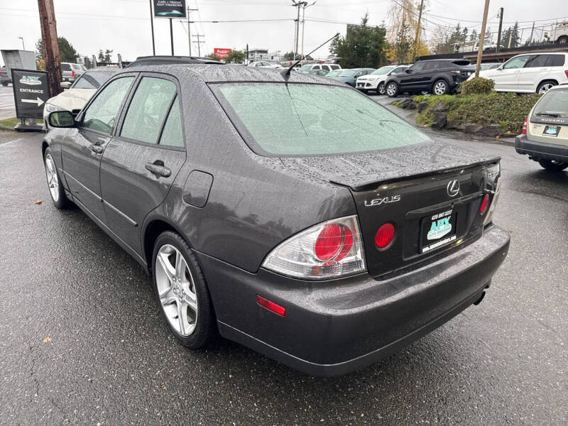 2004 Lexus IS 300