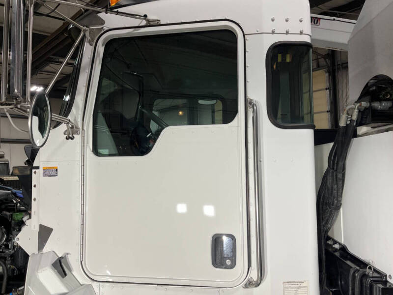 2016 Kenworth T270