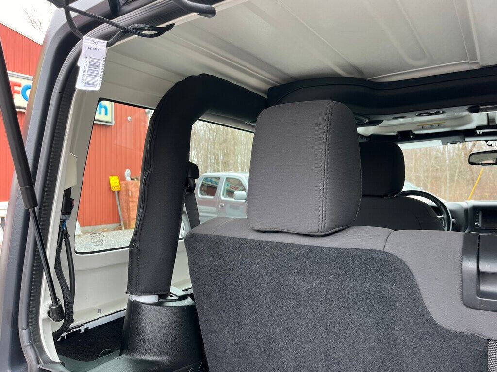 2017 Jeep Wrangler 36