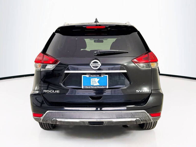 2018 Nissan Rogue SV