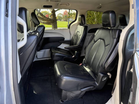 2018 Chrysler Pacifica Touring L Plus