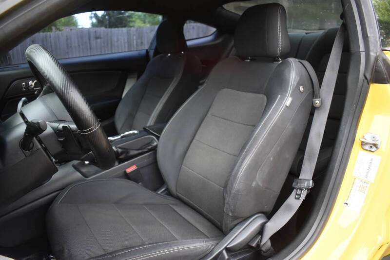 2015 Ford Mustang V6