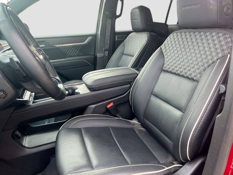 2025 GMC Acadia Denali