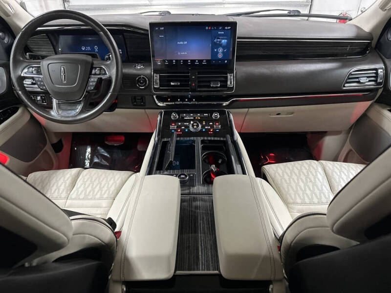 2023 Lincoln Navigator Black Label