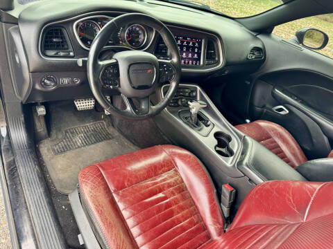 2017 Dodge Challenger SXT Plus