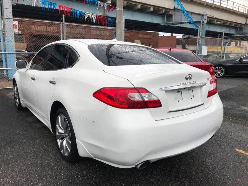 2012 Infiniti M37