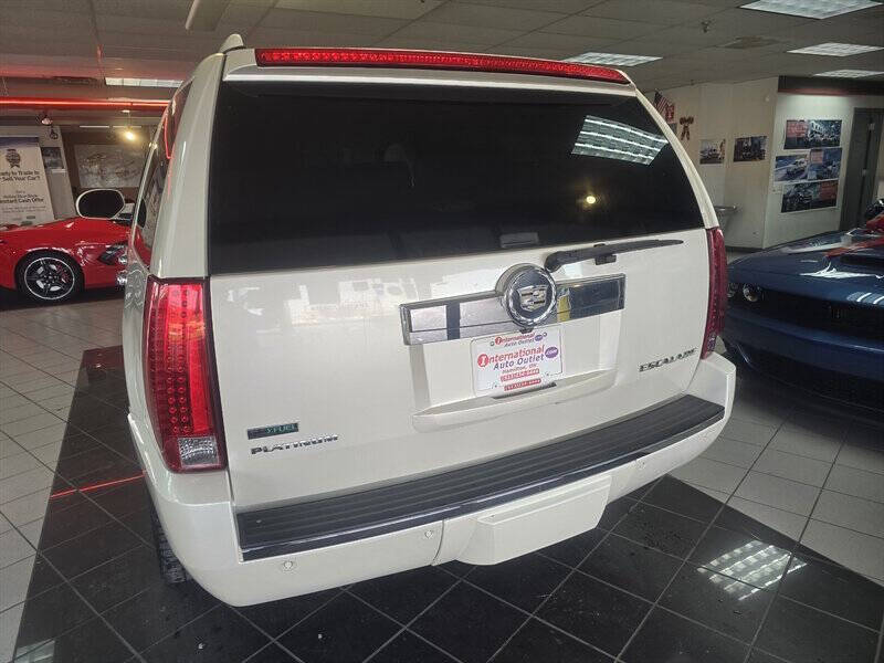 2012 Cadillac Escalade Platinum Edition