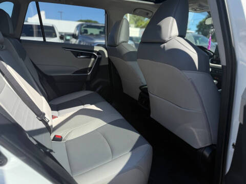 2019 Toyota RAV4 XLE Premium