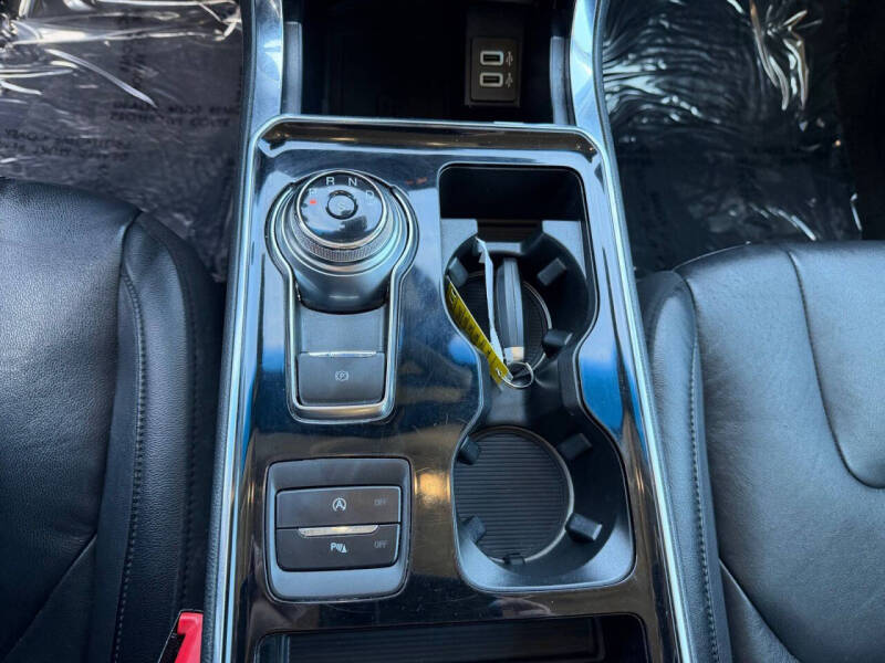 2020 Ford Edge Titanium