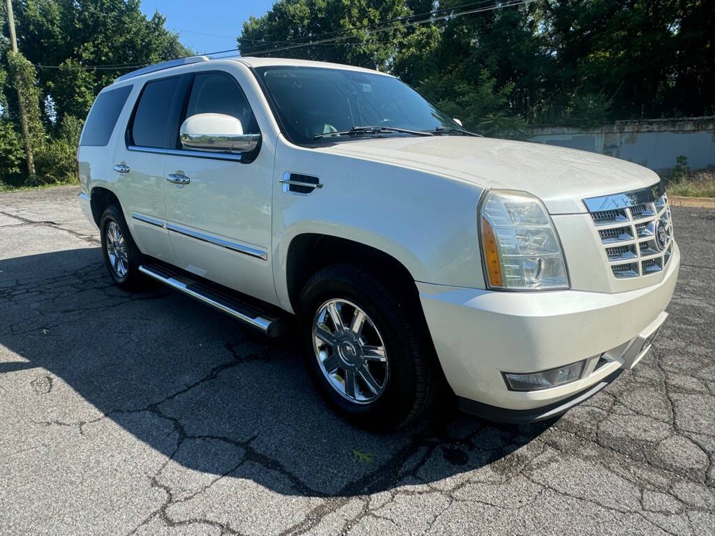 2007 Cadillac Escalade for sale at Car ConneXion Inc in Knoxville, TN