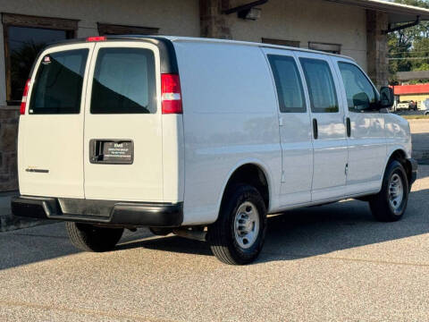 2022 Chevrolet Express 2500