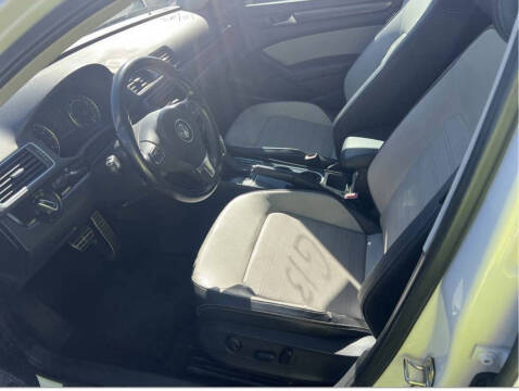 2015 Volkswagen Passat 1.8T Sport