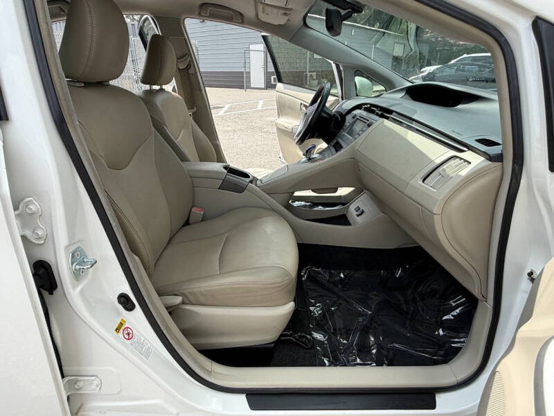 2014 Toyota Prius Four