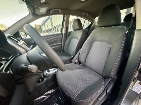 2019 Nissan Versa SV