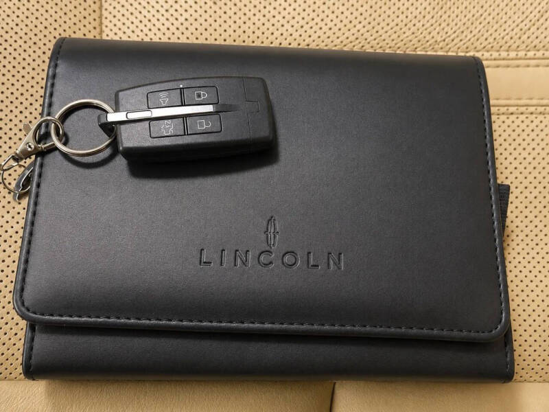 2011 Lincoln MKS