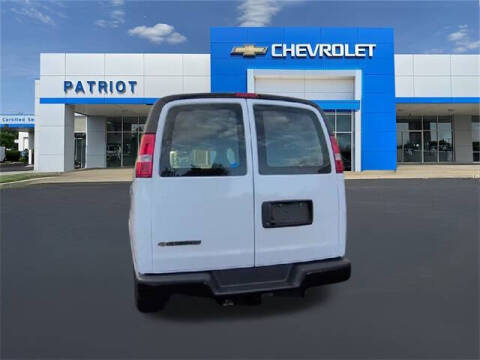 2025 Chevrolet Express 2500