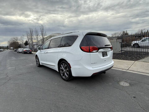 2017 Chrysler Pacifica Limited