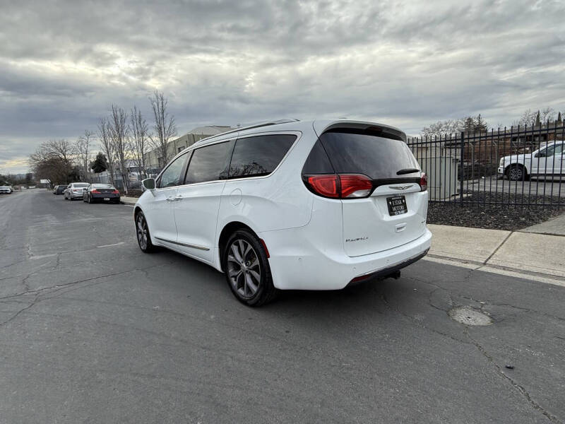 2017 Chrysler Pacifica Limited
