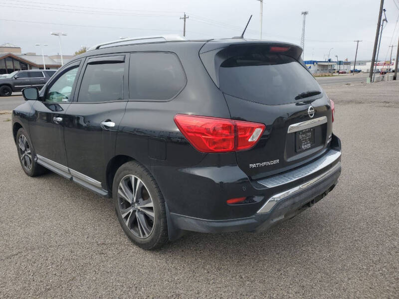 2017 Nissan Pathfinder Platinum
