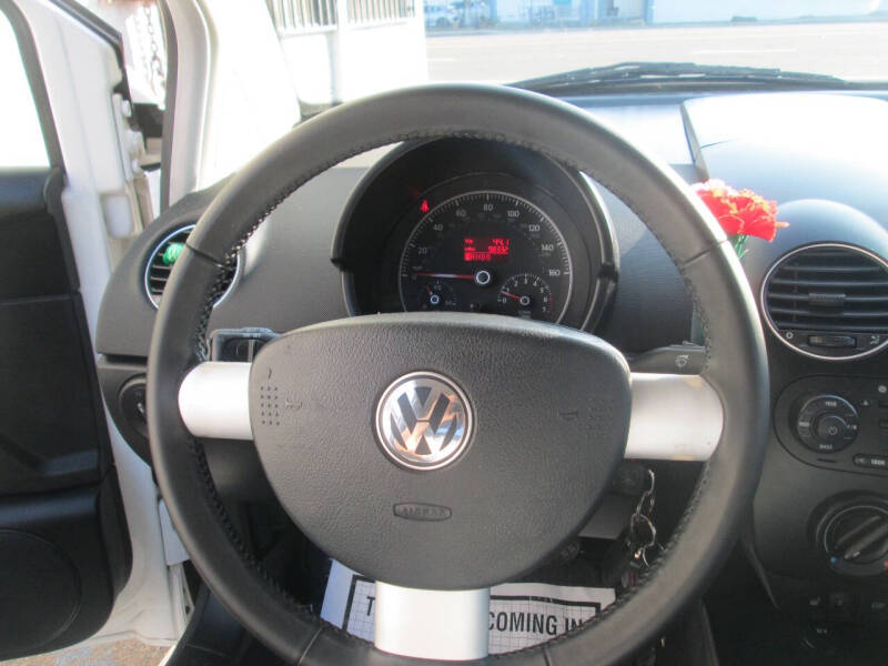 2009 Volkswagen New Beetle Base PZEV