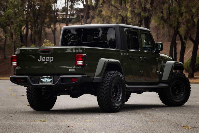 2023 Jeep Gladiator Overland