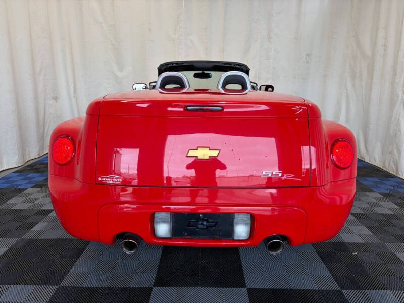 2004 Chevrolet SSR LS
