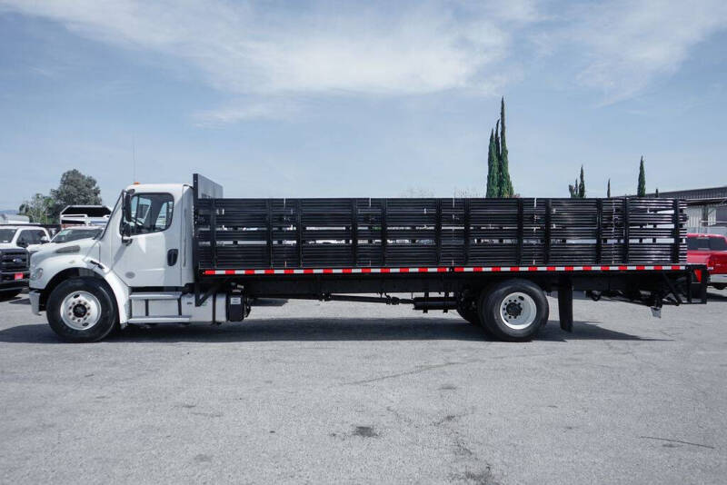 2019 Freightliner M2 106