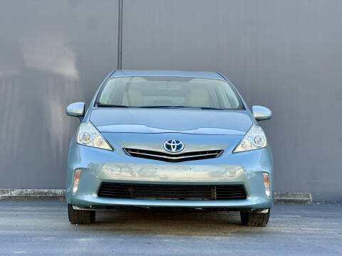 2013 Toyota Prius v Three