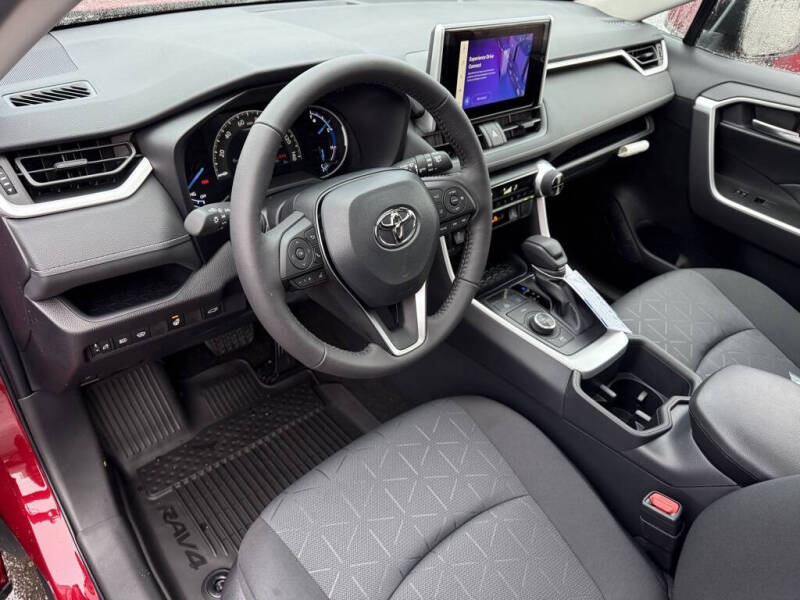 2025 Toyota RAV4 Hybrid XLE