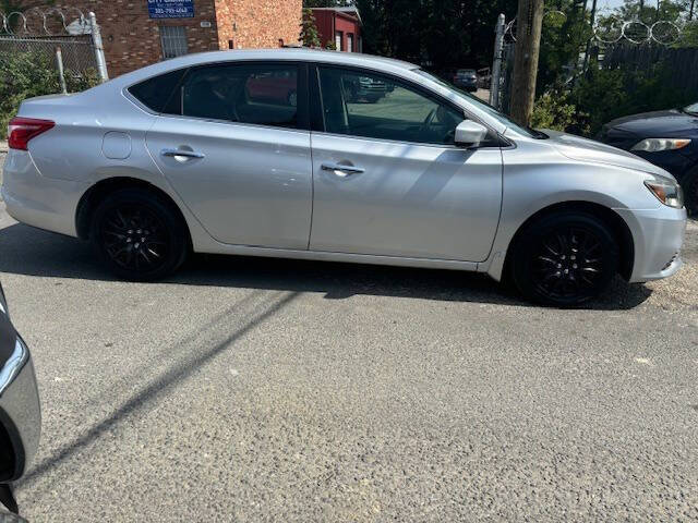 2017 Nissan Sentra S photo 7