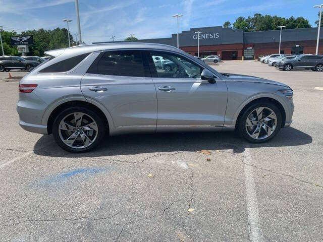 2023 Genesis Electrified GV70 Base