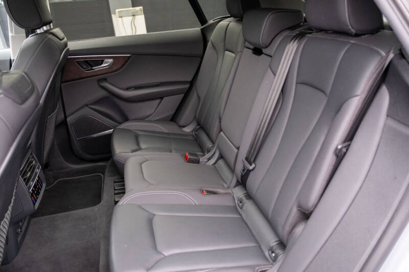 2020 Audi Q8 quattro Premium Plus 55 TFSI