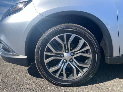 2016 Mitsubishi Outlander SE