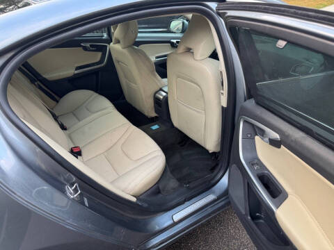 2018 Volvo S60 T5 Inscription Platinum